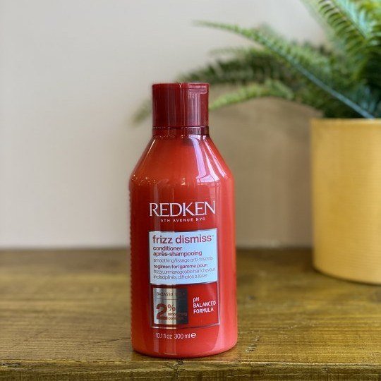 Redken Frizz Dismiss - Image 3